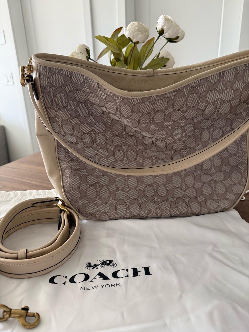 Coach Soft Tabby Hobo Chalk/Signature Jacquard- Gold Hardware